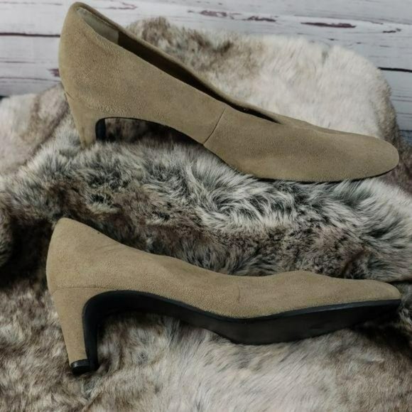 VanEli Beige Tan 7.5 Small Heel Pumps - Picture 4 of 8